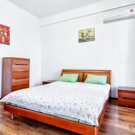 423 Lighthouse Apartments - Traveler'S Choice 阿拉木图 外观 照片